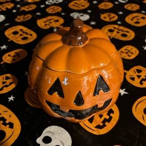 Small bowl pumpkin with lid